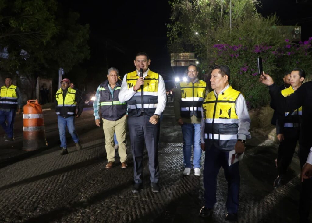 REHABILITACIÓN NOCTURNA DE PROLONGACIÓN REFORMA MEJORA CALLES Y MOVILIDAD: ARMENTA MIER