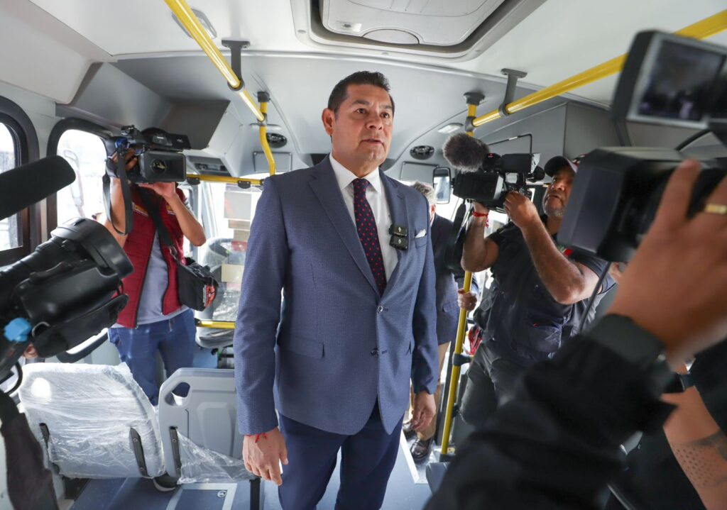 ENTREGA ARMENTA MÁS DE 11 MDP A FONDO PERDIDO PARA UNIDADES NUEVAS DE TRANSPORTE PÚBLICO