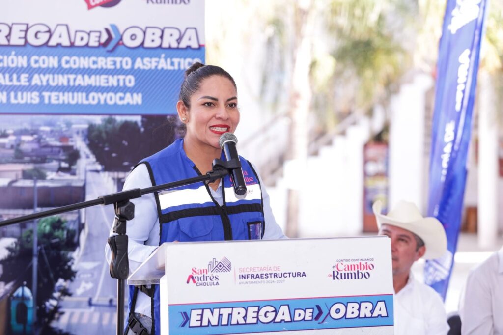 Con obra integral moderniza Lupita Cuautle vialidad en San Luis Tehuiloyocan