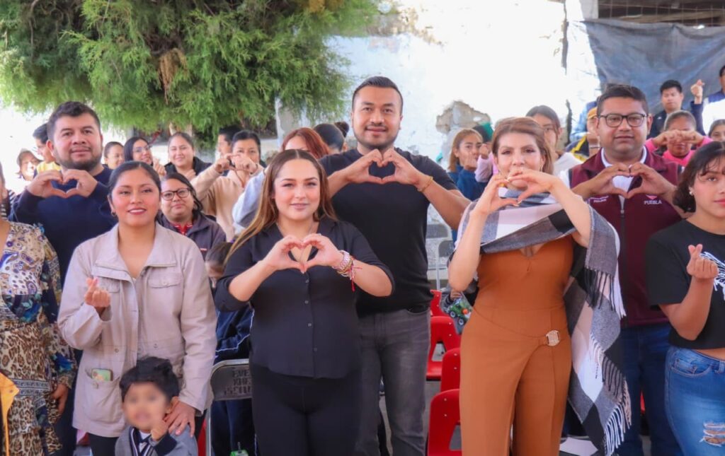 Con respaldo de Ceci Arellano, equipa Shamy Spezia tres CAIC de Huejotzingo; Beneficia a 120 alumnos