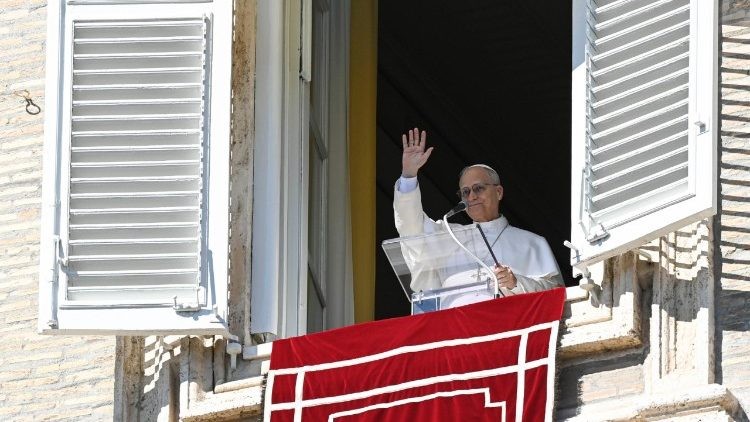 El Papa pide dejar por  un rato el celular y la tv