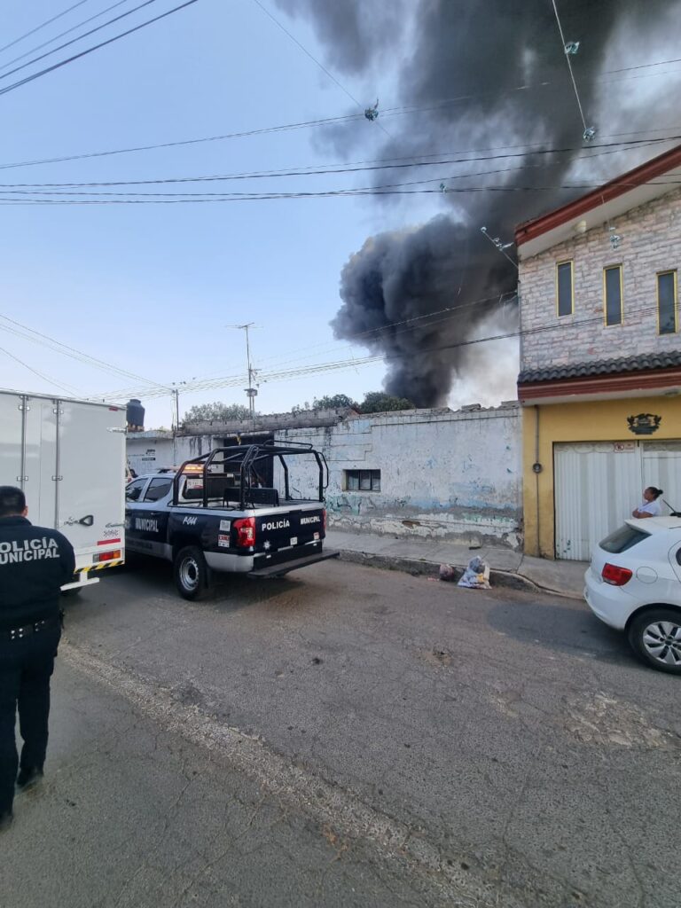 Controlan incendio en vivienda de San Matías Cocoyotla, en San Pedro Cholula