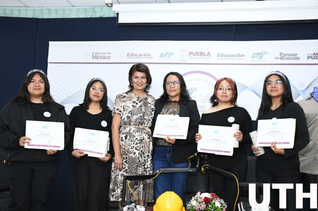Conmemora UTH el 8M con jornada que promovió el desarrollo profesional de las mujeres