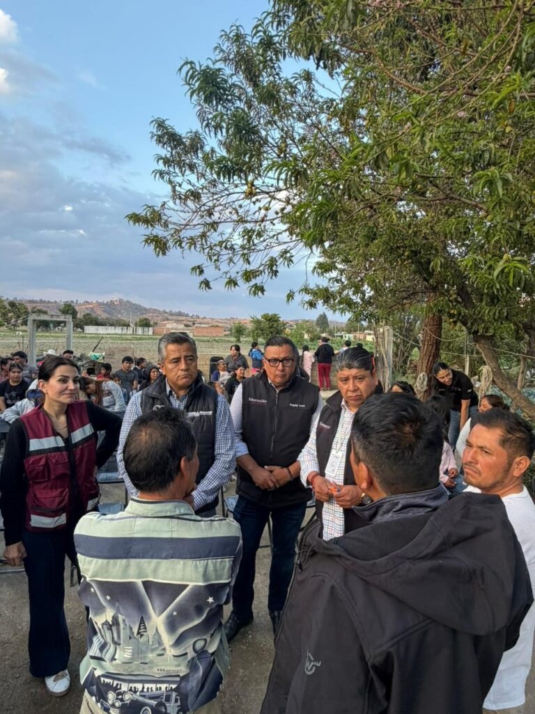 Ray Cuautli encabeza asamblea en Zacapechpan; aprueban mejora eléctrica