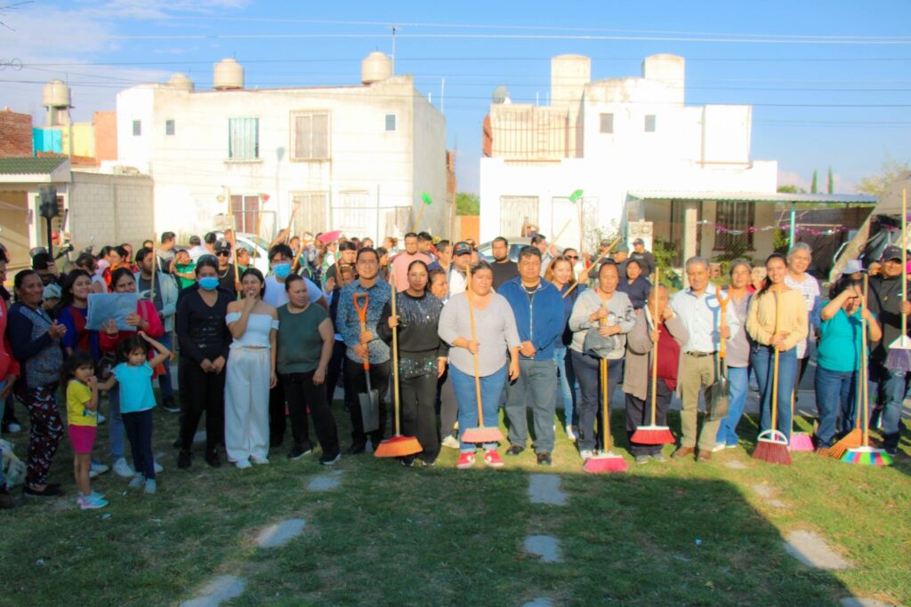 Gobierno de Huejotzingo impulsa faena comunitaria en Paseo del Convento