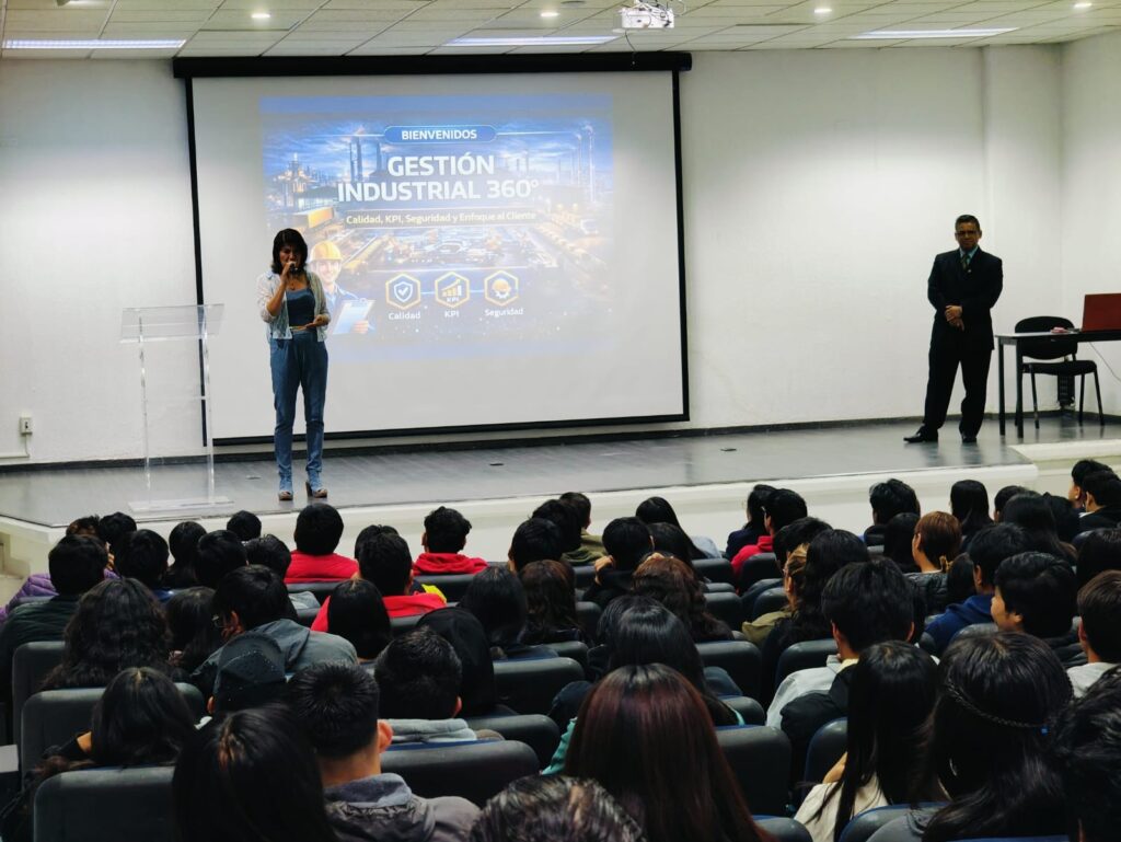 Actualiza UTH a estudiantes de Ingeniería Industrial en administración de alta competitividad