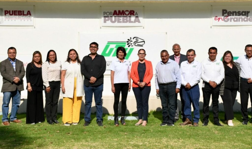 Reconoce subsecretaria de Educación Superior compromiso social y respuesta educativa de UTH