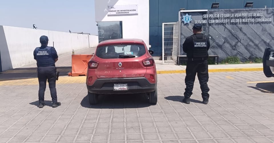 Policía Municipal de Coronango recupera vehículo robado tras operativo inmediato