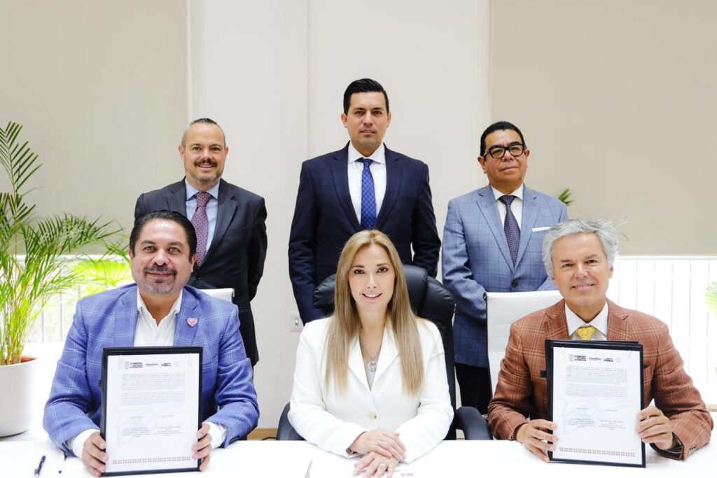 FIRMA SEDIF CONVENIOS ESTRATÉGICOS EN BENEFICIO DE FAMILIAS POBLANAS