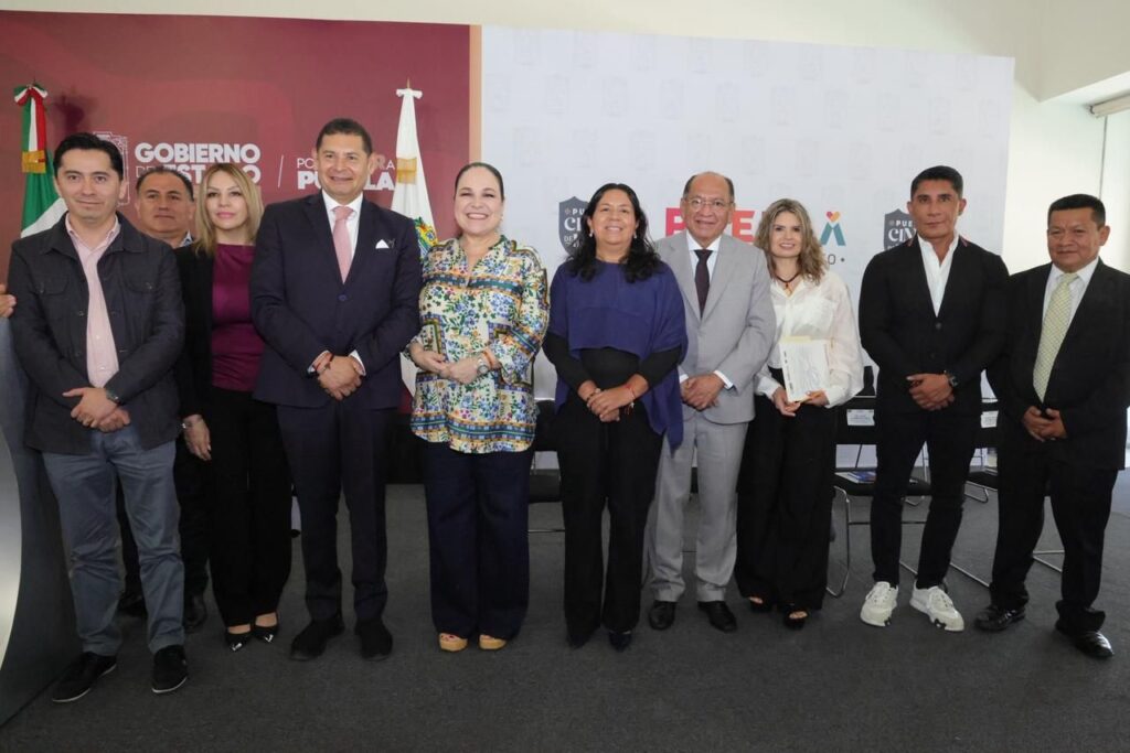 El Gobierno de México liberó el 11 de mayo a 1,115 mujeres productoras y pequeños productores de Puebla de sus adeudos con la Financiera Nacional de Desarrollo