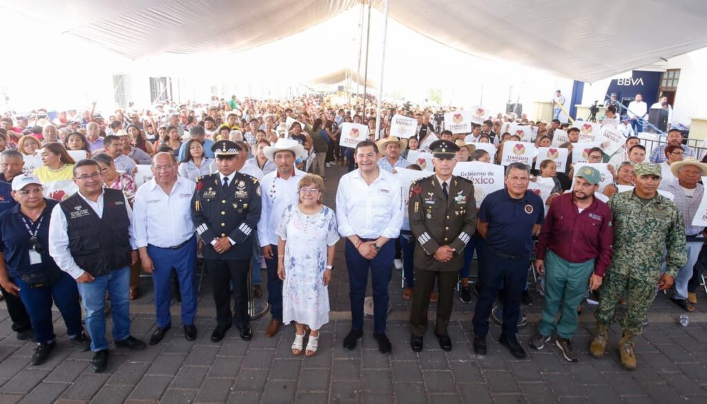 CON TIANGUIS DEL BIENESTAR, GOBIERNO FEDERAL Y ESTATAL REGRESA AL PUEBLO LO ROBADO