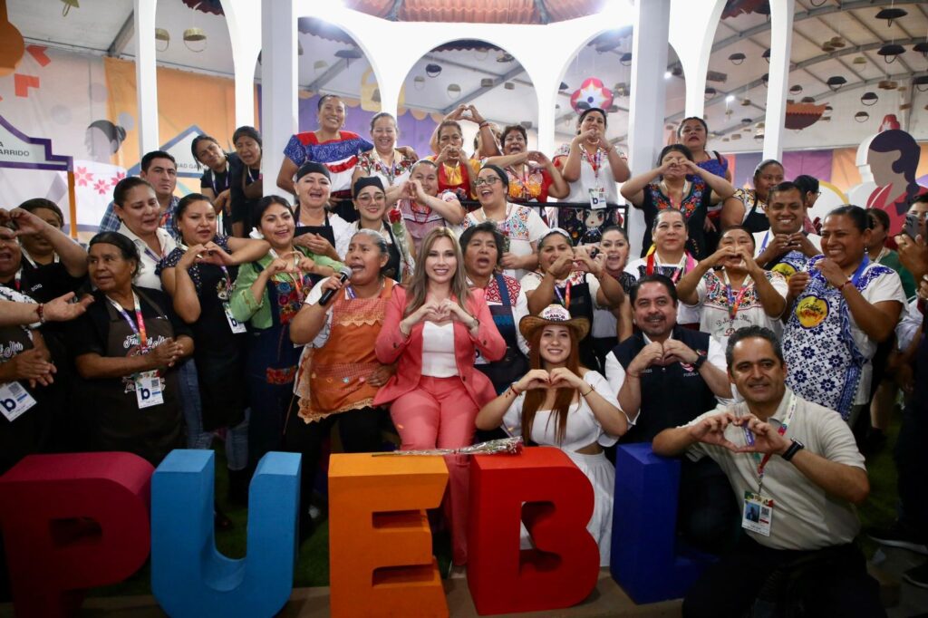 CON CERCANÍA Y SENSIBILIDAD, CECI ARELLANO COMPARTE CON FAMILIAS EN CIERRE DE FERIA DE PUEBLA