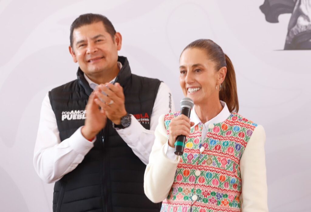 PRESIDENTA SHEINBAUM RECONOCE INICIATIVA DE TRANSICIÓN ENERGÉTICA DE PUEBLA EN PRODUCCIÓN DE PANELES SOLARES