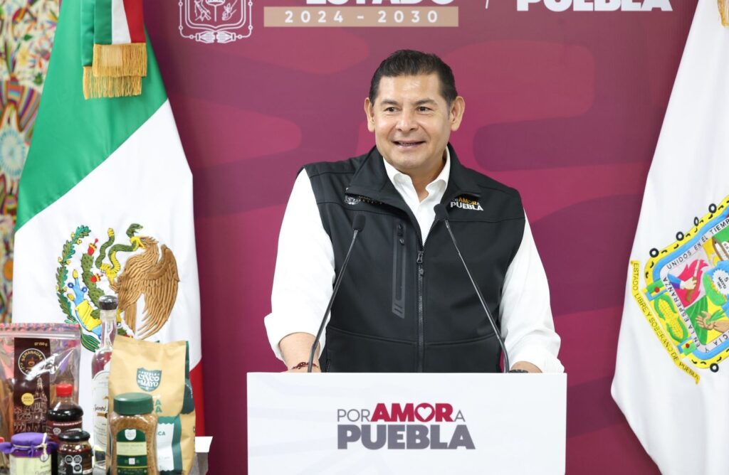 CON MODERNIZACIÓN AEROPORTUARIA HISTÓRICA, MIGRANTES POBLANOS ACCEDERÁN A VUELOS DIRECTOS EN UN ESPACIO DIGNO