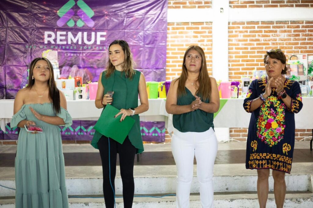 Carolina Fernández Fabre asiste como invitada especial al evento de la organización REMUF por el Día de las Madres