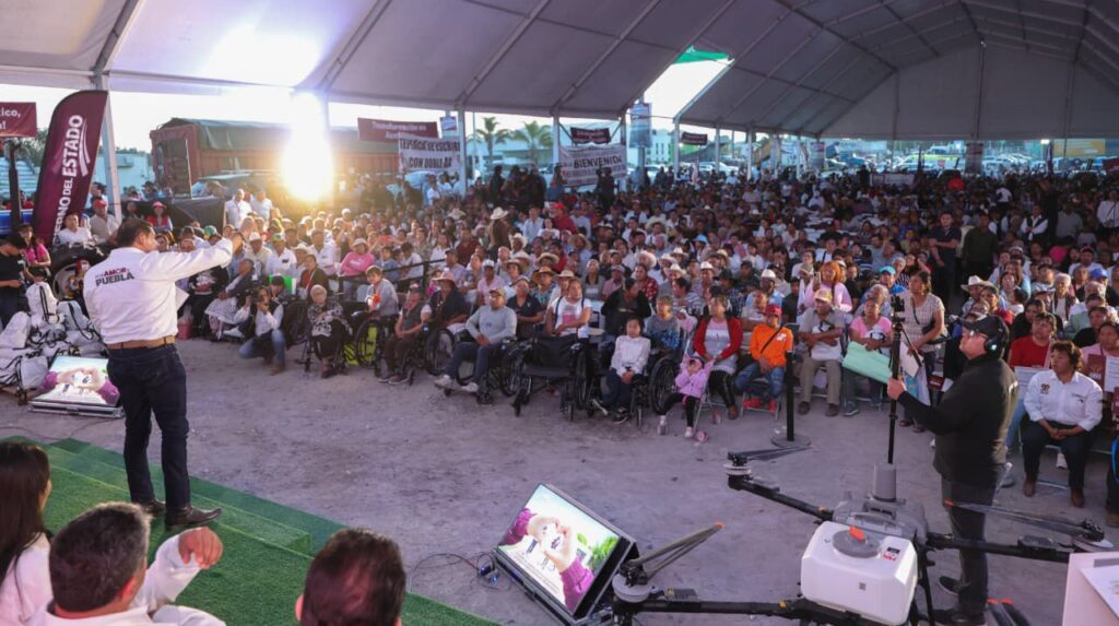 ARMENTA MIER ENCABEZA BANDERAZO DE INICIO A MODERNIZACIÓN DE CARRETERA FEDERAL SAN HIPÓLITO-XALAPA