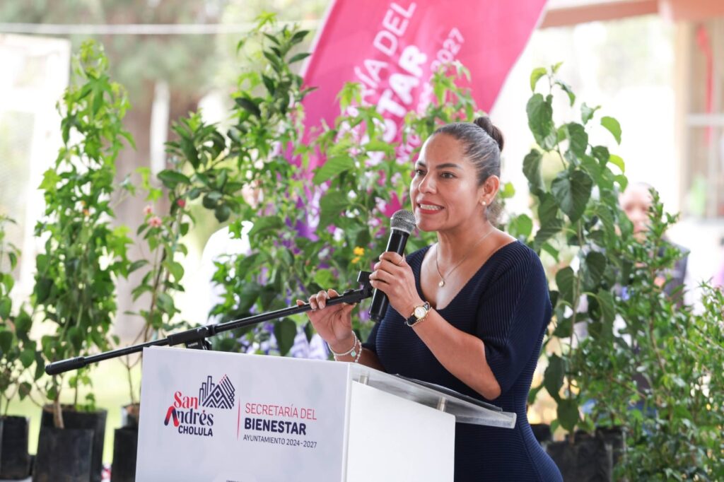 Fortalece Lupita Cuautle la educación y el cuidado ambiental con entrega de apoyos en San Rafael Comac