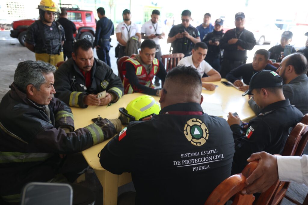 Instalan Centro de Mando tras explosión en Cuautlancingo; reportan 17 personas atendidas y daños materiales