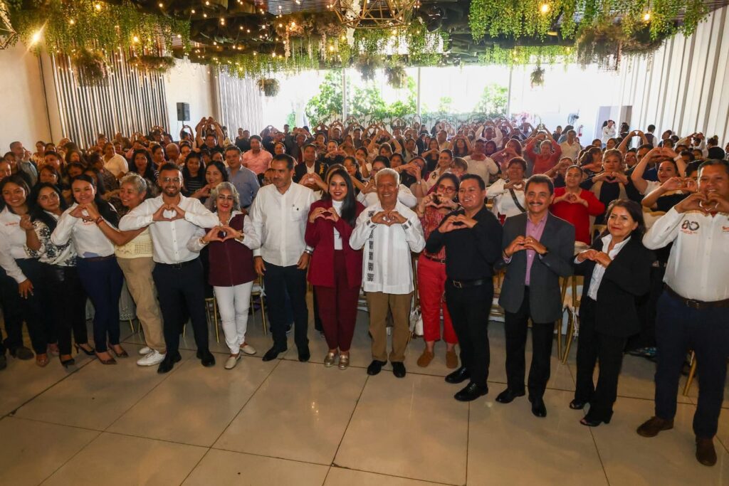 Gobierno de Tonantzin Fernández reconoce la trayectoria y esfuerzo del magisterio de San Pedro Cholula
