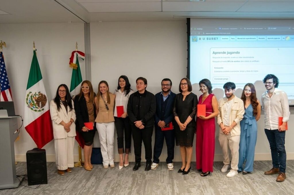 ESTUDIANTES DE LA UTH DESARROLLAN TECNOLOGÍA PARA COMBATIR LA DESINFORMACIÓN; PRESENTAN PROYECTO “R U SURE?” EN LA EMBAJADA DE ESTADOS UNIDOS