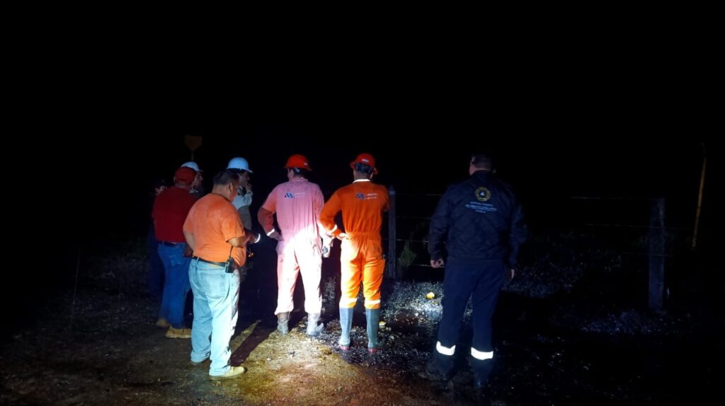 PEMEX Y PROTECCIÓN CIVIL BRINDAN ATENCIÓN INMEDIATA A DERRAME DE HIDROCARBURO EN VENUSTIANO CARRANZA