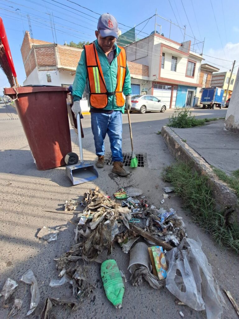 ARRANCA “BARRIENDO TU CALLE” EN SAN PABLO TECÁMAC; LA JORNADA LLEGARÁ A TODOS LOS BARRIOS DEL MUNICIPIO
