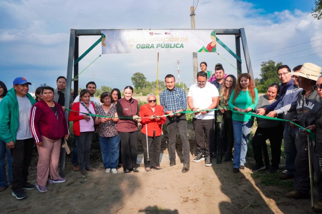 PALABRA CUMPLIDA EN XALMIMILULCO: ROBERTO SOLÍS ENTREGA NUEVO COLECTOR SANITARIO COMO PARTE DEL “AÑO HÍDRICO”