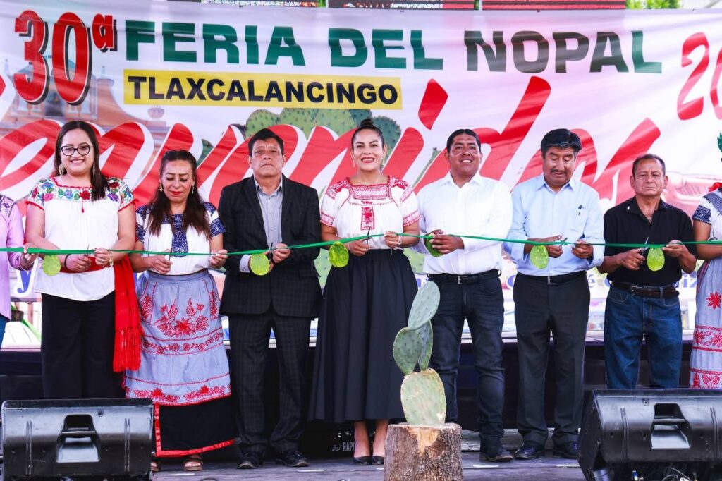 Celebra Lupita Cuautle la tradición y el orgullo de Tlaxcalancingo en la Feria del Nopal 2026