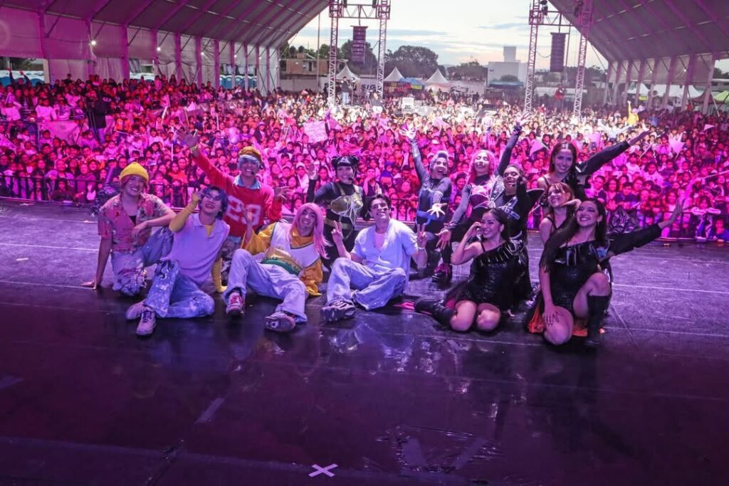 Las Guardianas K-Pop cautivan a las familias en la Feria Cuautlancingo 2026