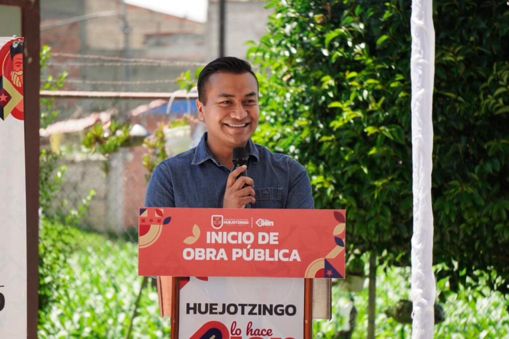 ROBERTO SOLÍS TRANSFORMA ESCUELAS EN HUEJOTZINGO; ARRANCA OBRA DE DOMO EN LA PRIMARIA “16 DE SEPTIEMBRE”