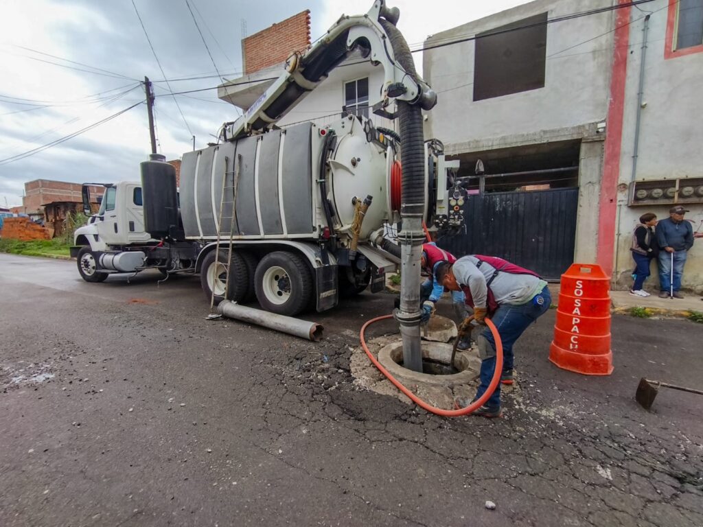 SOSAPACH atiende reporte de fuga de drenaje y refuerza acciones preventivas ante la temporada de lluvias