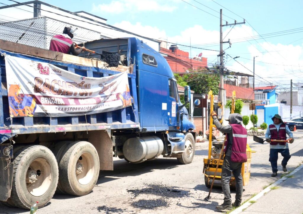 Continúa programa Bachetón 2026 en San Pedro Cholula; atienden vialidades del Barrio de Santiago Mixquitla