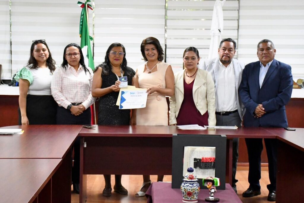 Recibe UTH 140 licencias educativas en beneficio de 872 estudiantes