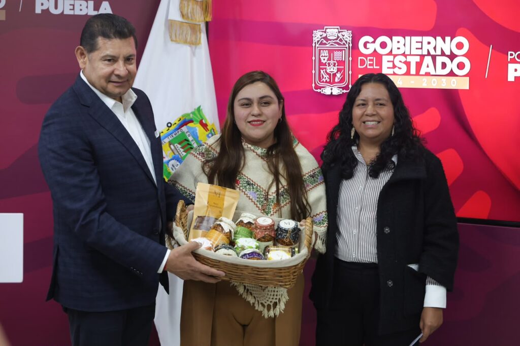 IMPULSA GOBIERNO ESTATAL TRANSFORMACIÓN INTEGRAL DEL CAMPO POBLANO CON TECNOLOGÍA Y VALOR AGREGADO