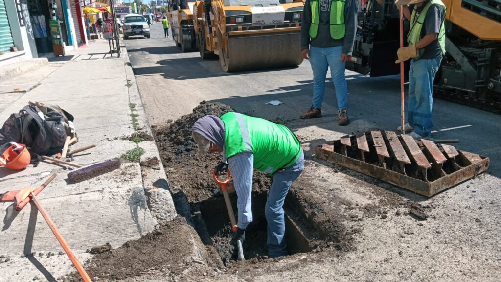 Garantiza Secretaría de Infraestructura cuidado de alcantarillas en procesos de pavimentación