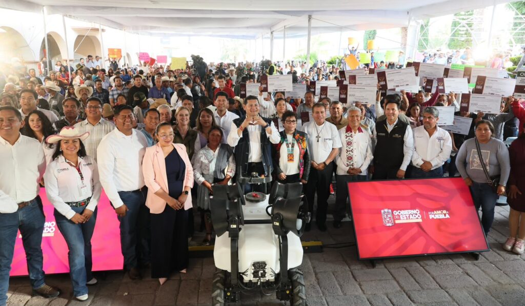 MICRORREGIÓN DE CUAUTINCHÁN SE BENEFICIA CON APOYOS AL CAMPO, INFRAESTRUCTURA Y VIVIENDA