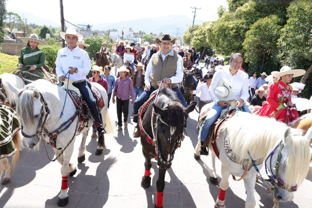 TRADICIÓN, IDENTIDAD Y TURISMO DISTINGUEN LA HISTÓRICA CABALGATA DE CHIGNAHUAPAN
