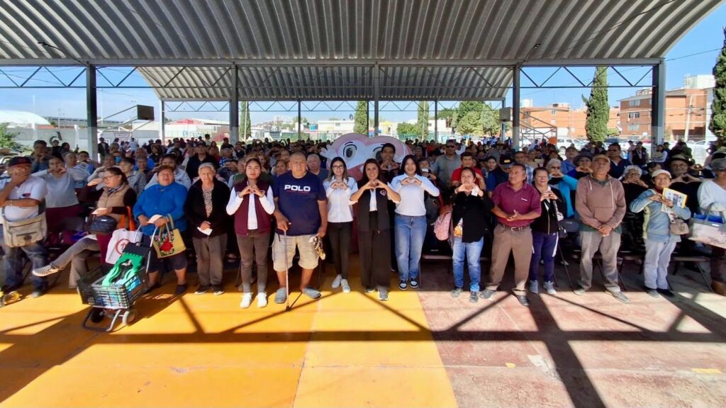 Amplía SEDIF entrega de canastas alimentarias a familias de la capital poblana