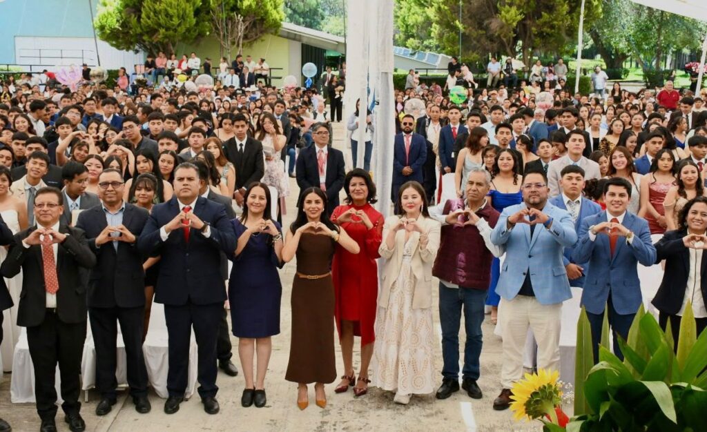 Llama Mirna Toxqui Oliver a que los jóvenes se preparen para ser agentes de transformación
