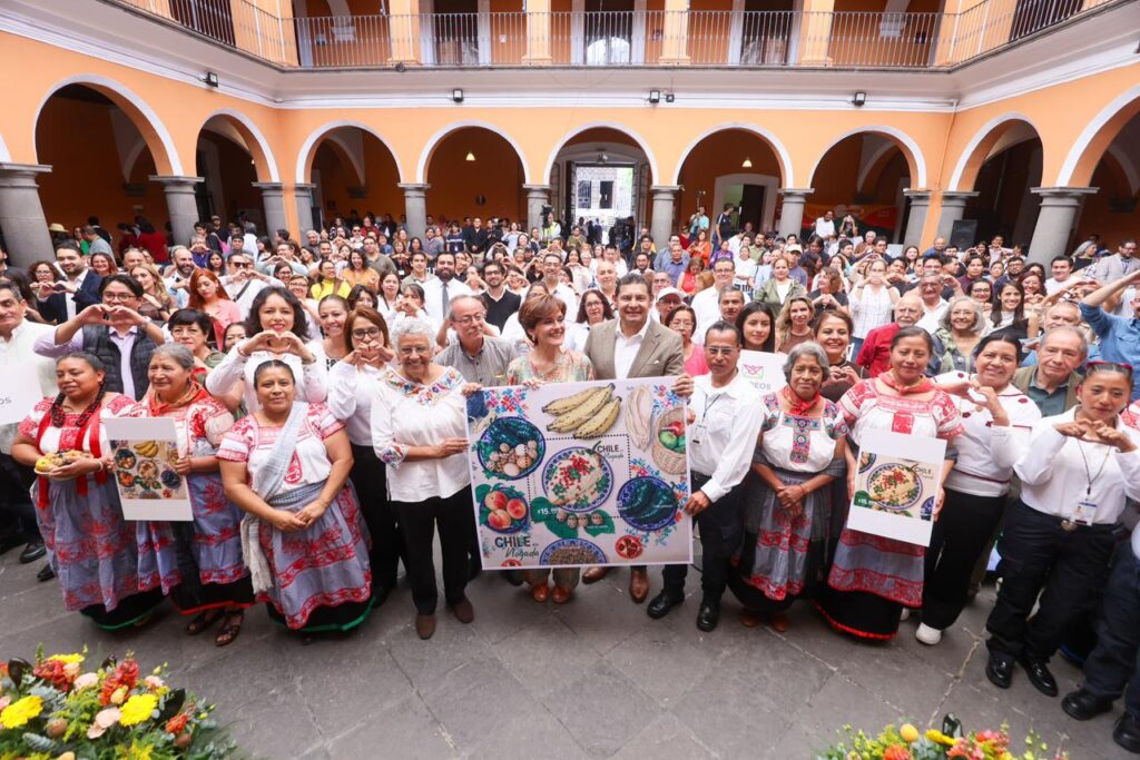 CHILE EN NOGADA LLEVA LA IDENTIDAD DE PUEBLA Y MÉXICO AL MUNDO