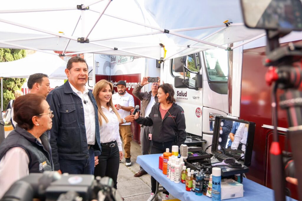 CON AMOR, GOBIERNO ESTATAL LLEVA SALUD, APOYOS Y BIENESTAR A LAS FAMILIAS