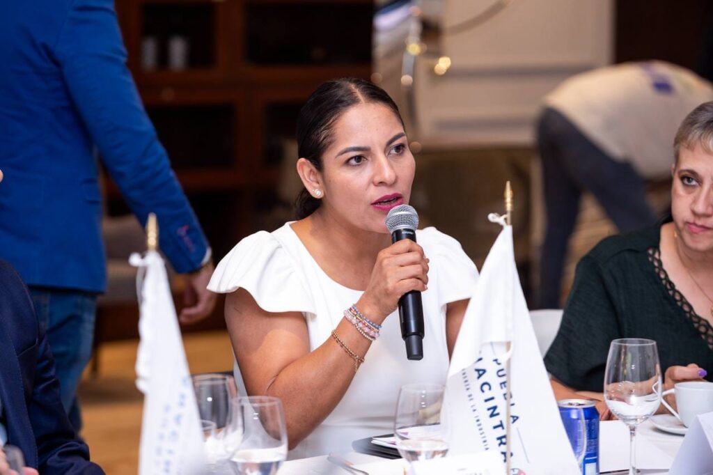 Impulsa Lupita Cuautle la inversión con Ventanilla Digital