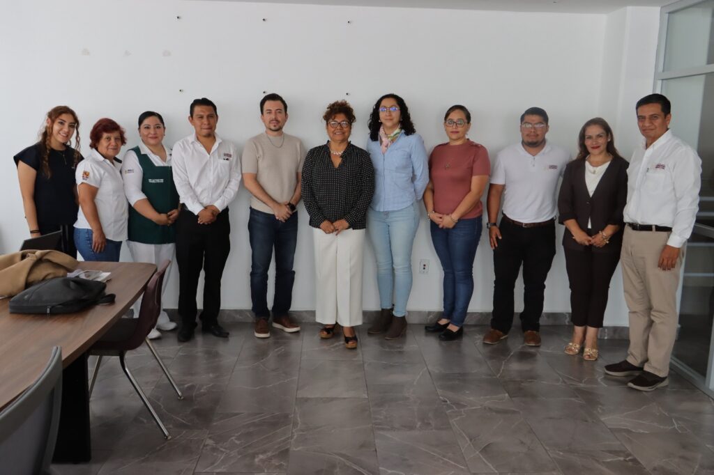 Tere Alfaro preside mesa de trabajo por adolescentes