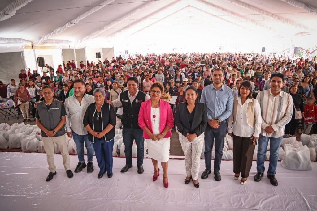 Omar Muñoz respalda a mil 500 familias con apoyos alimentarios