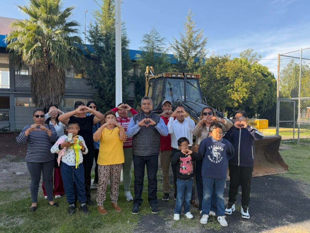 Ray Cuautli impulsa Obra Comunitaria para transformar espacio deportivo en San Bernardino Tlaxcalancingo