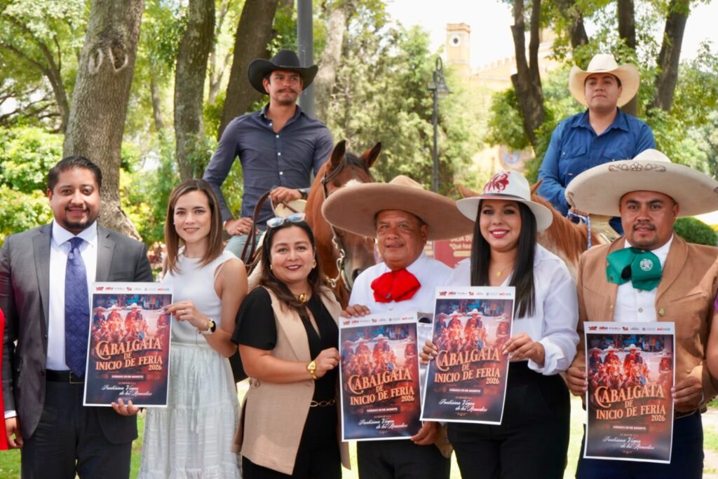 Con tradición y orgullo cholulteca, Tonantzin Fernández presenta la Cabalgata de Inicio de Feria
