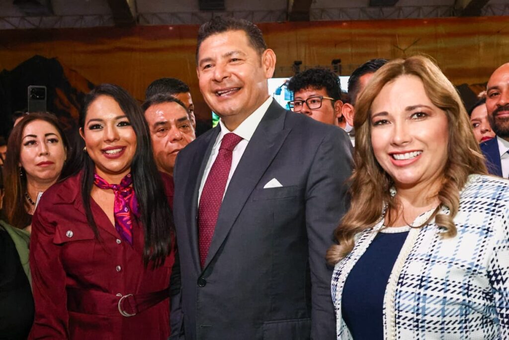 Tonantzin Fernández reconoce trabajo de Alejandro Armenta durante sus 600 días de gobierno