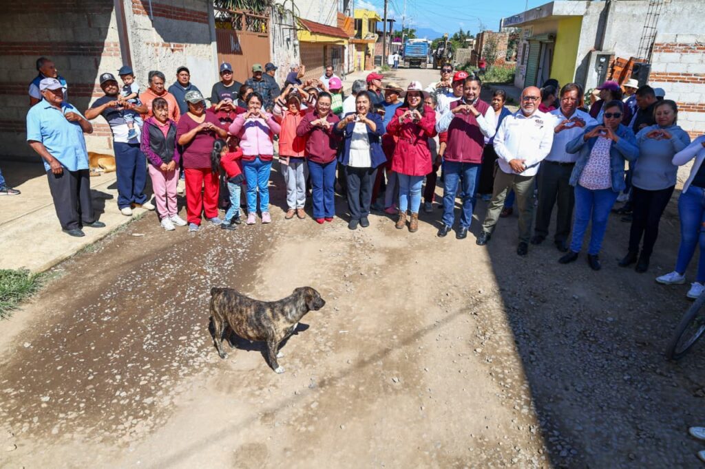 Tonantzin Fernández cumple con las familias de Tepalcatepec y Manantiales con nuevas obras