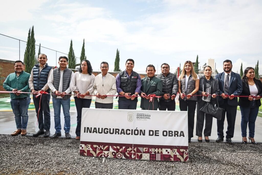 Entrega Omar Muñoz una cancha más en Sanctorum 