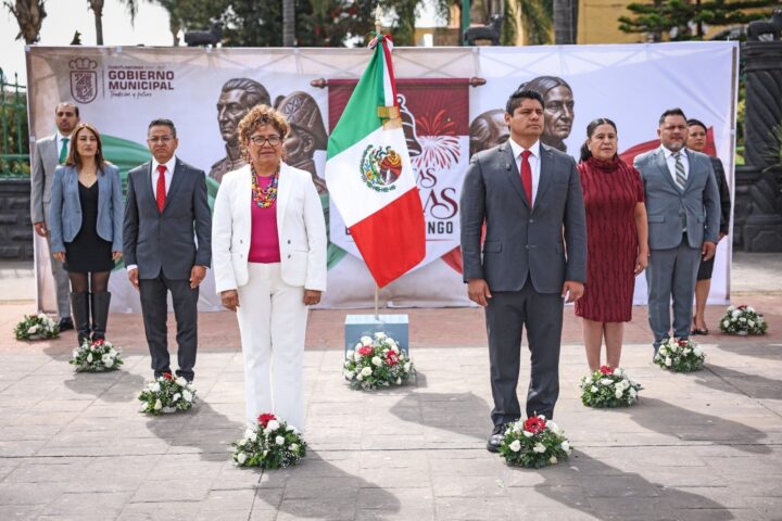 Omar Muñoz preside ceremonia por Independencia de México